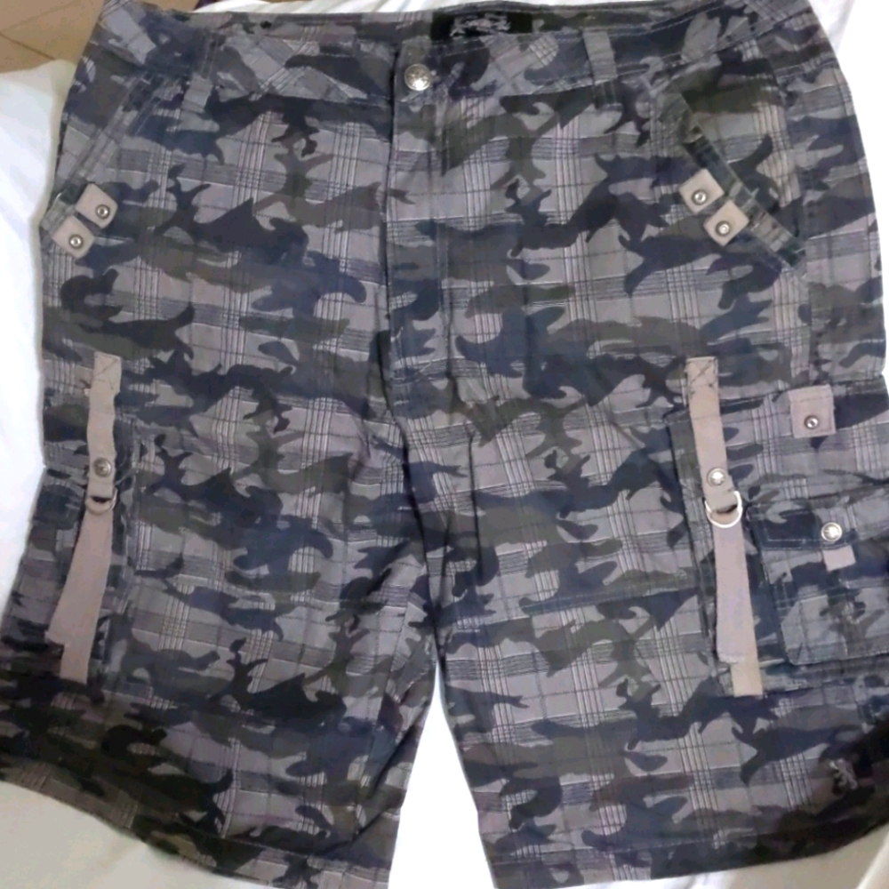 Lions Crest English Laundry Camo Cargo Shorts 38